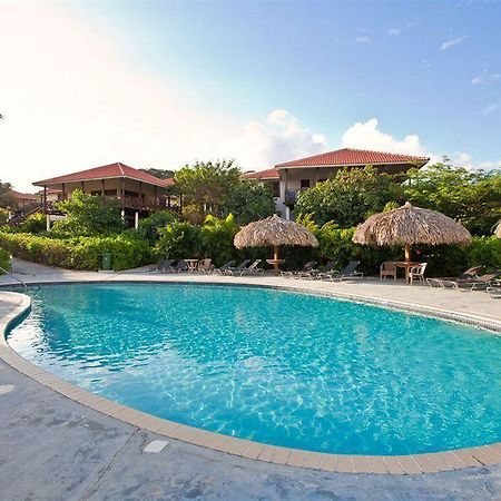 Villa At The Beach, Blue Bay Golf & Beach Resort Экстерьер фото