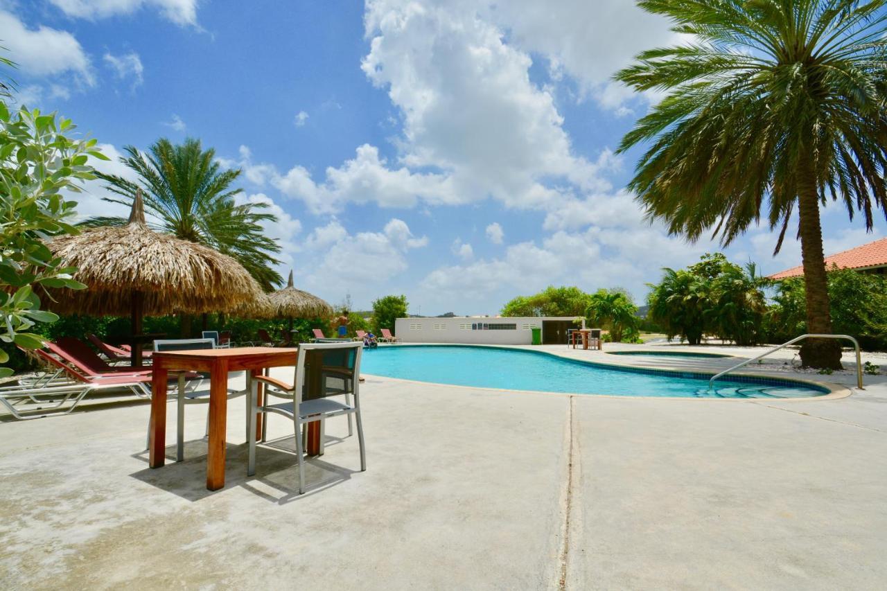 Villa At The Beach, Blue Bay Golf & Beach Resort Экстерьер фото